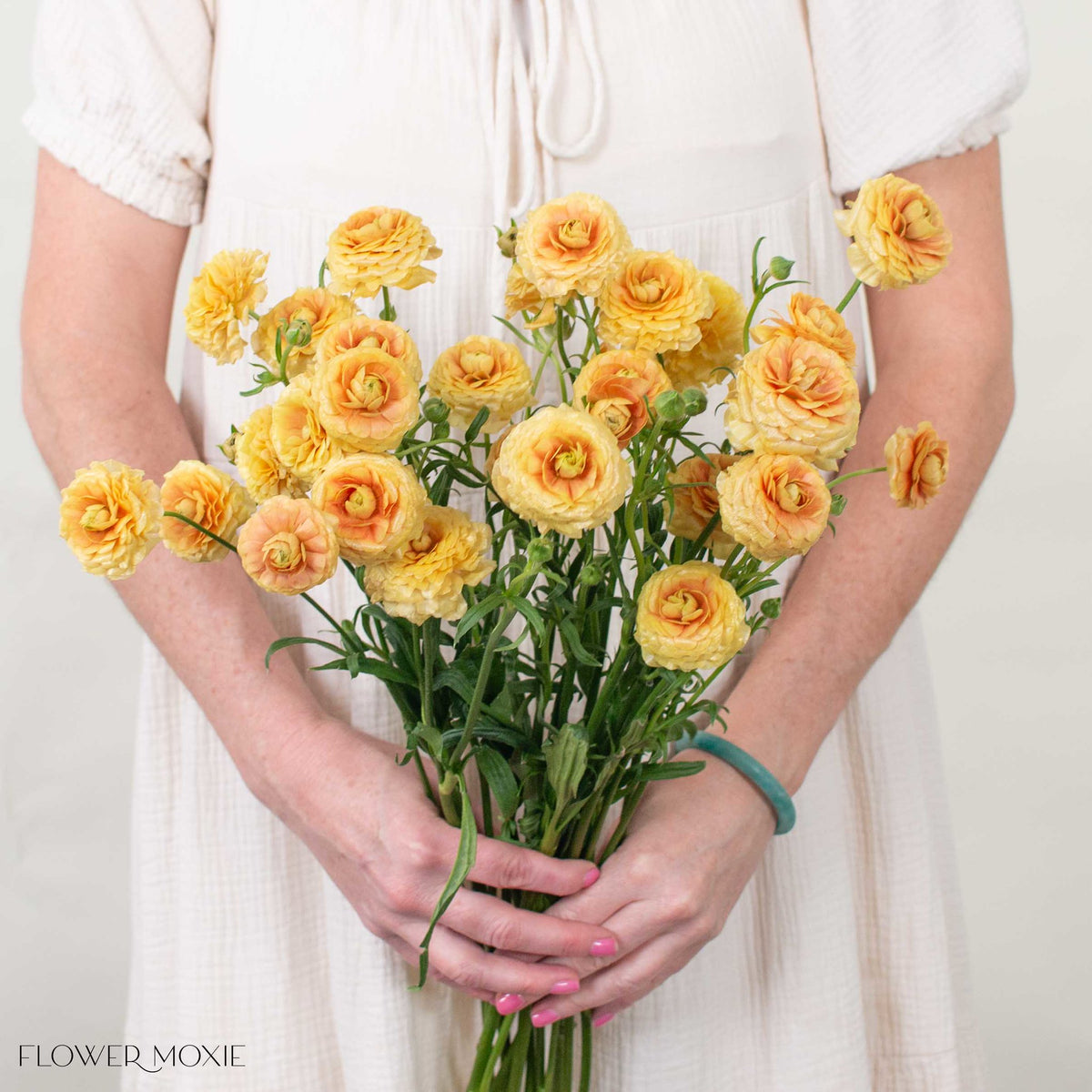 Apircol Ranunculus Apricot Butterfly Ranunculus | Flower Moxie DIY Wedding Flowers