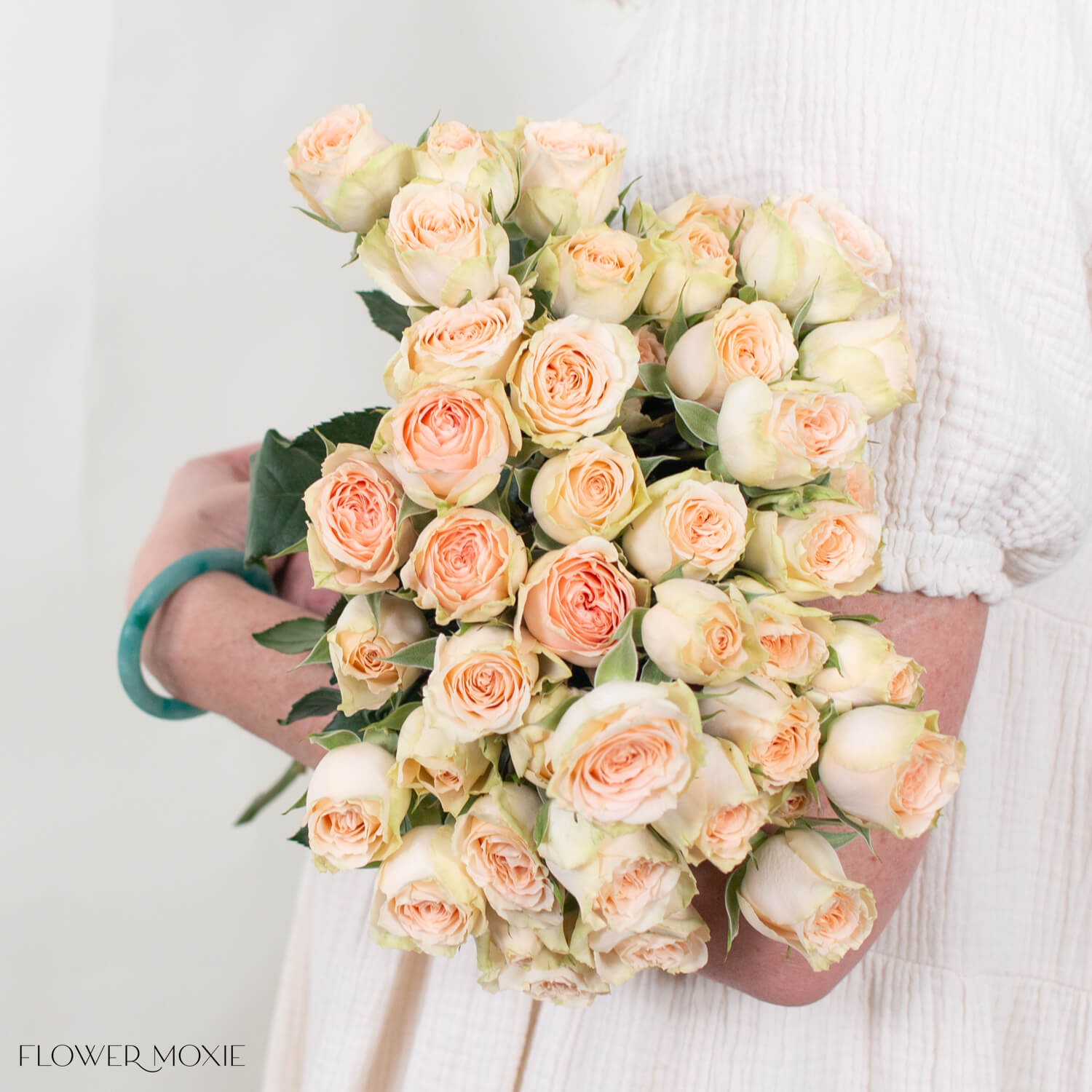 Peach Capricorn Spray Roses