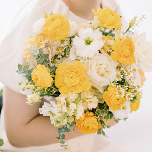 yellow flower wedding arrangements